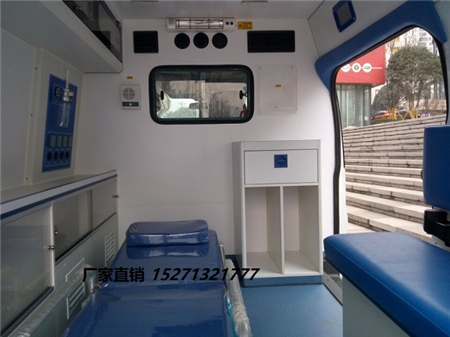小型救護車(chē)圖片
