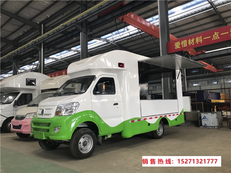 流動(dòng)餐飲車(chē)15271321777