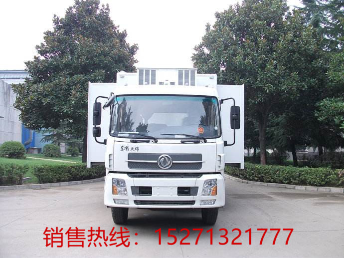 東風(fēng)天錦野外宿營(yíng)車(chē)