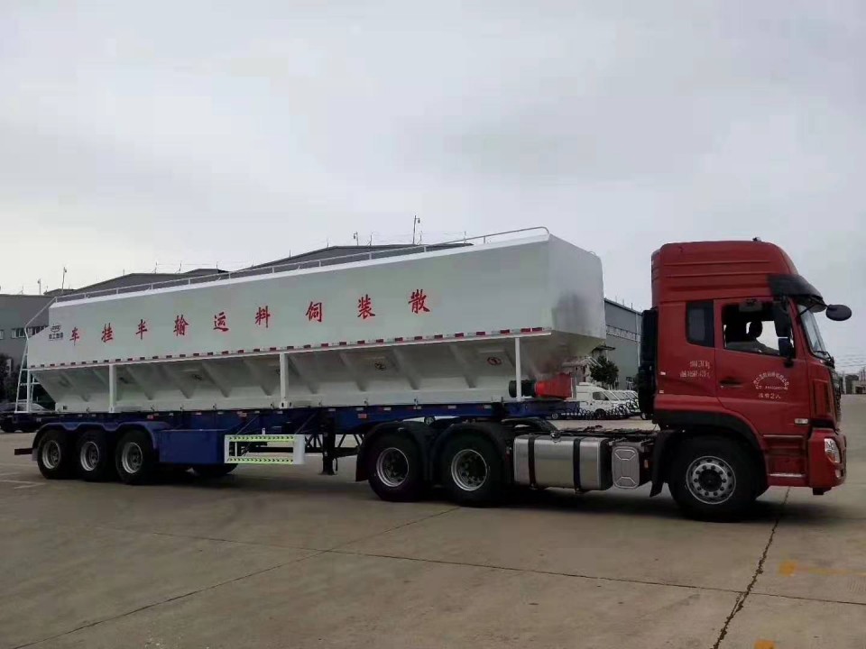 55方半掛散裝飼料車(chē)15271321777 (3)