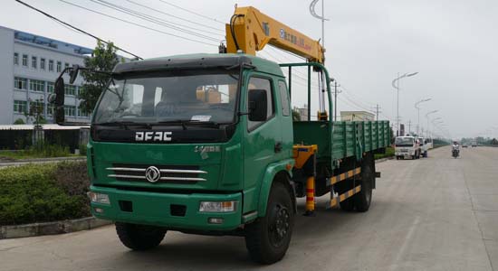 東風(fēng)多利卡隨車(chē)吊