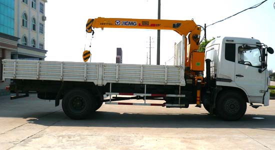 東風(fēng)天龍單橋隨車(chē)起重運輸車(chē)