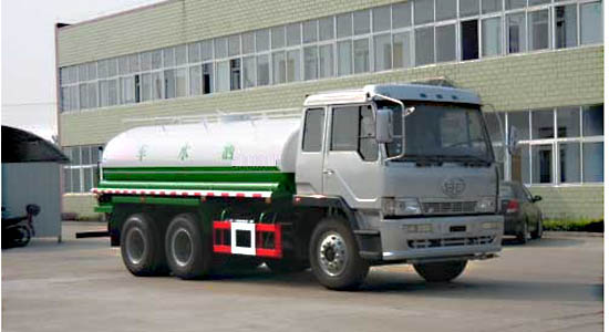 解放后雙橋灑水車(chē)