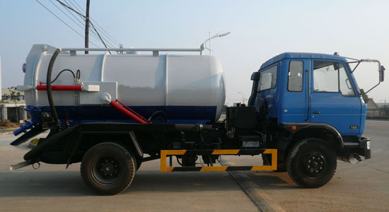 東風(fēng)145真空吸污車(chē)