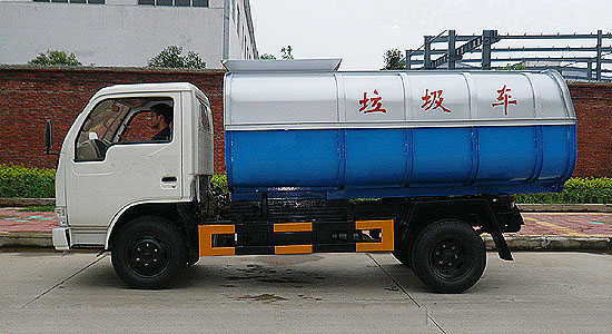 東風(fēng)小霸王掛桶垃圾車(chē)(5立方)