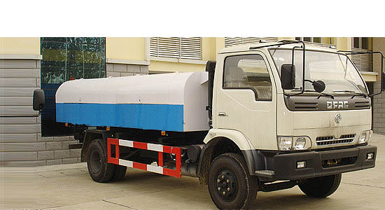 東風(fēng)康霸密封式垃圾車(chē)