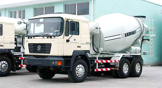 陜汽德龍水泥攪拌運輸車(chē)