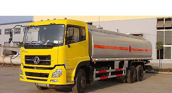 天龍后雙橋化工液體運輸車(chē)