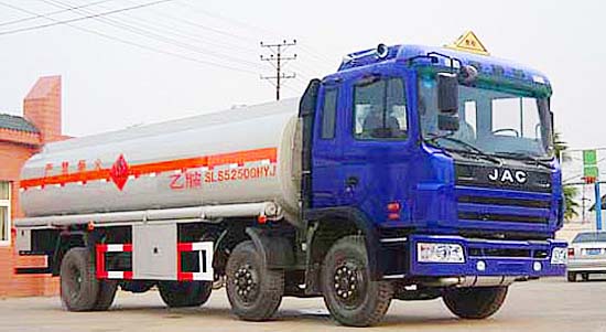 江淮前雙后單化工液體運輸車(chē)