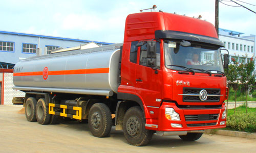 東風(fēng)天龍前四后八化工液體運輸車(chē)