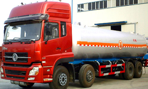 東風(fēng)天龍前四后八液氨運輸車(chē)