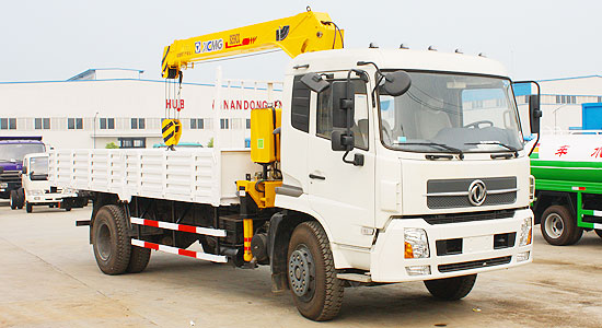 東風(fēng)天錦隨車(chē)吊