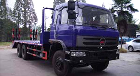 楚風(fēng)后八輪平板運輸車(chē)