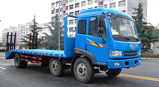 解放小三軸平板運輸車(chē)