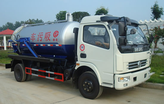 東風(fēng)多利卡吸污車(chē)