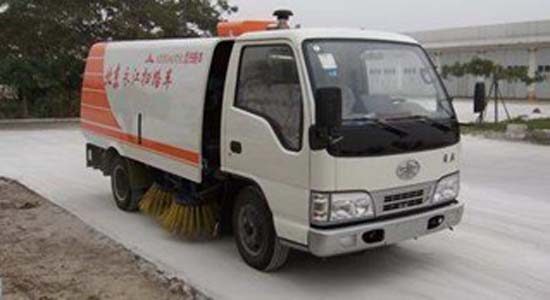 長(cháng)春一汽掃路車(chē)