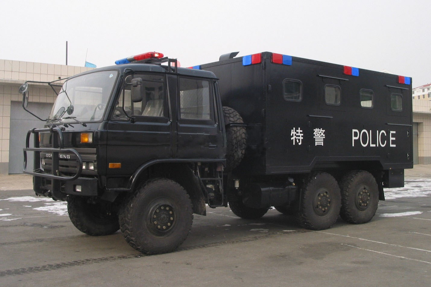 東風(fēng)六驅越野炊事車(chē)