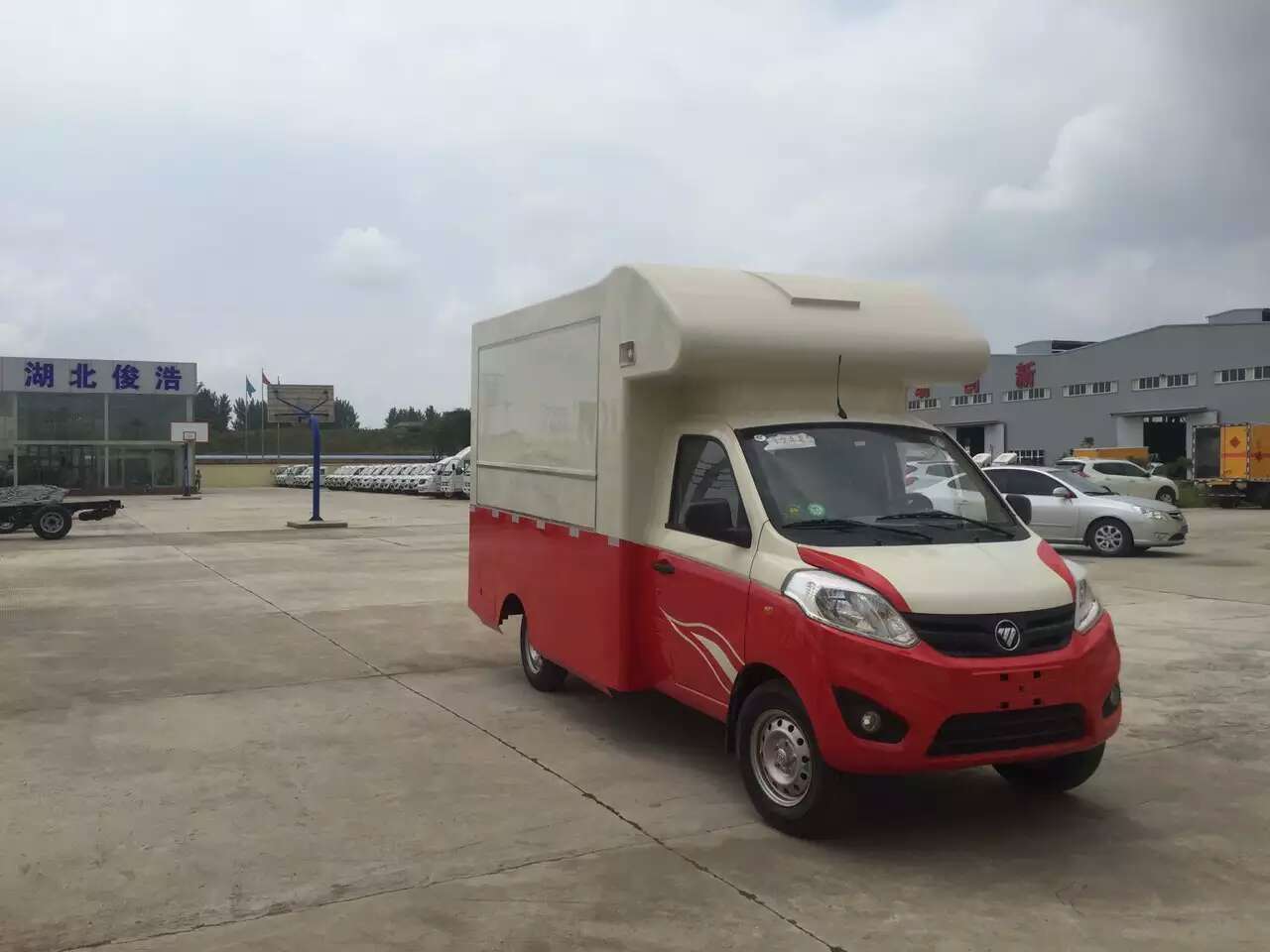 福田伽途國五流動(dòng)售貨車(chē)